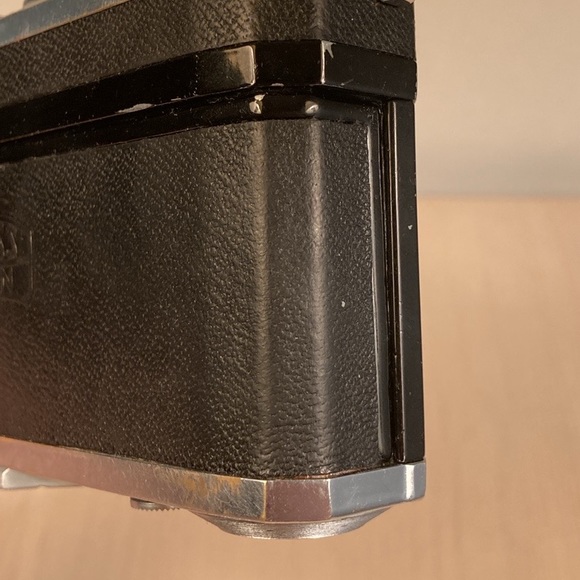 Contax II Zeiss Ikon 35mm Rangefinder Camera w/ Jupiter 8M 50mm f / 2 (Serviced) - Picture 11 of 17